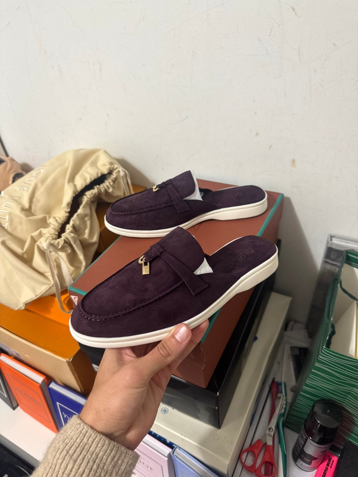 Loro Piana Babouche Charms Walk bordeaux, Ophalen of Verzenden, Nieuw
