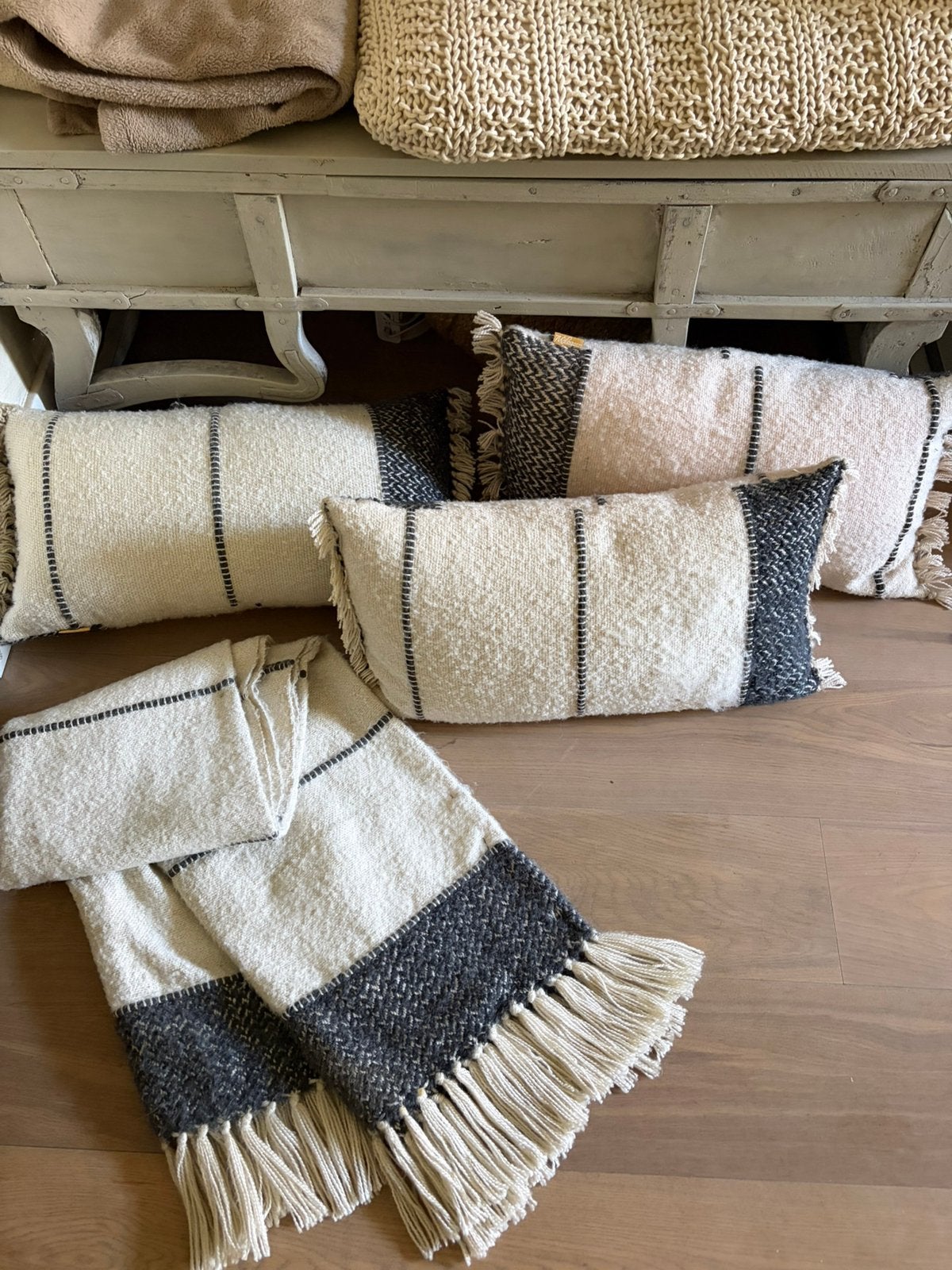 Malagoon 3x kussen + plaid wolblend via Loods 5, Ophalen of Verzenden, Zo goed als nieuw