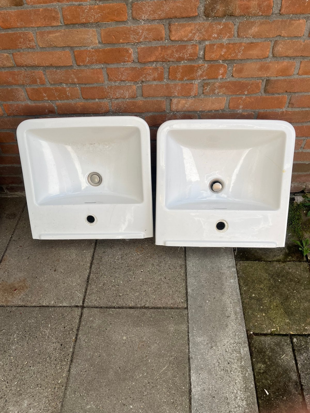 twee wasbakken te koop, Huis en Inrichting, Ophalen, Overige typen, 50 tot 100 cm, Zo goed als nieuw