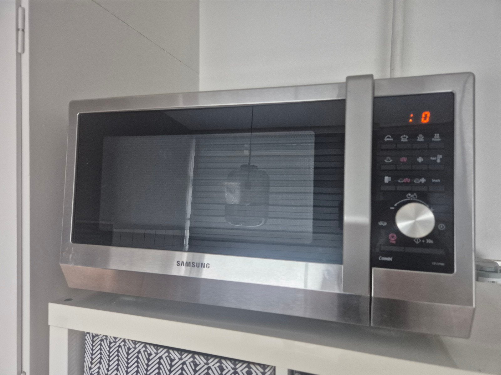 Samsung CE137NM Combimagnetron - Zo goed als nieuw, Witgoed en Apparatuur, Ophalen, Combimagnetron, Gebruikt, 60 cm of meer