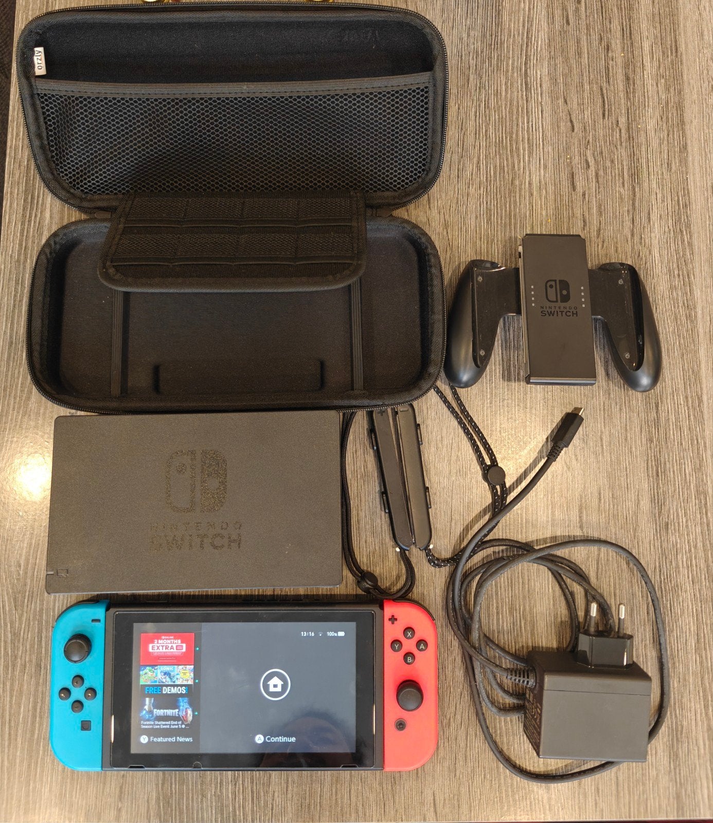 Nintendo Switch + Case & 256 GB SD card, Met 2 controllers, Zo goed als nieuw, Met harde schijf, Ophalen