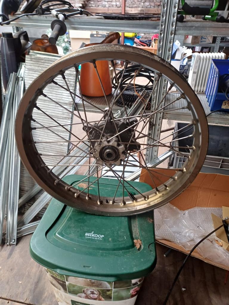 Flattrack voowiel, Motoren, Ophalen