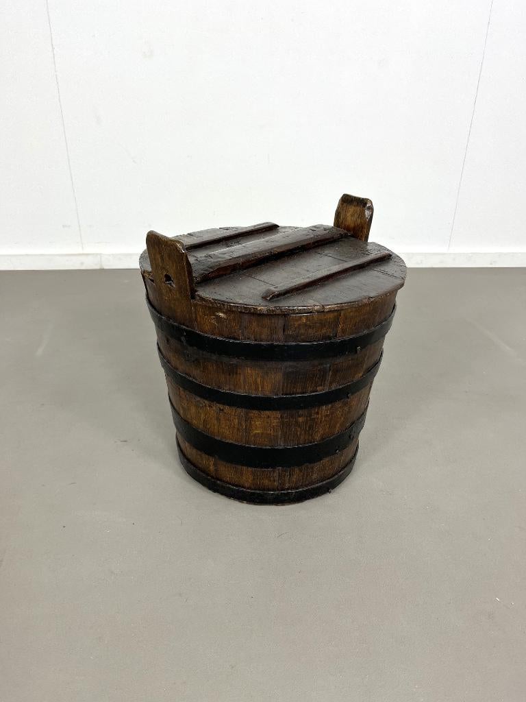 Antieke, rustieke houten ton met deksel, Zweden, jaren 1920., Ophalen of Verzenden