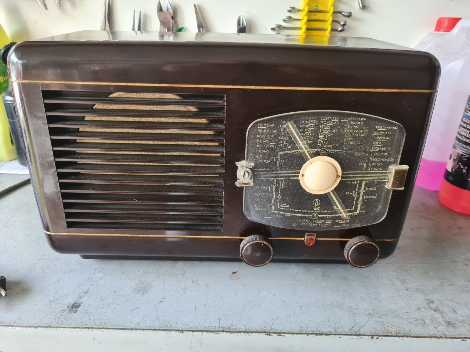 mooie Philips bakkelieten radio, Antiek en Kunst, Ophalen