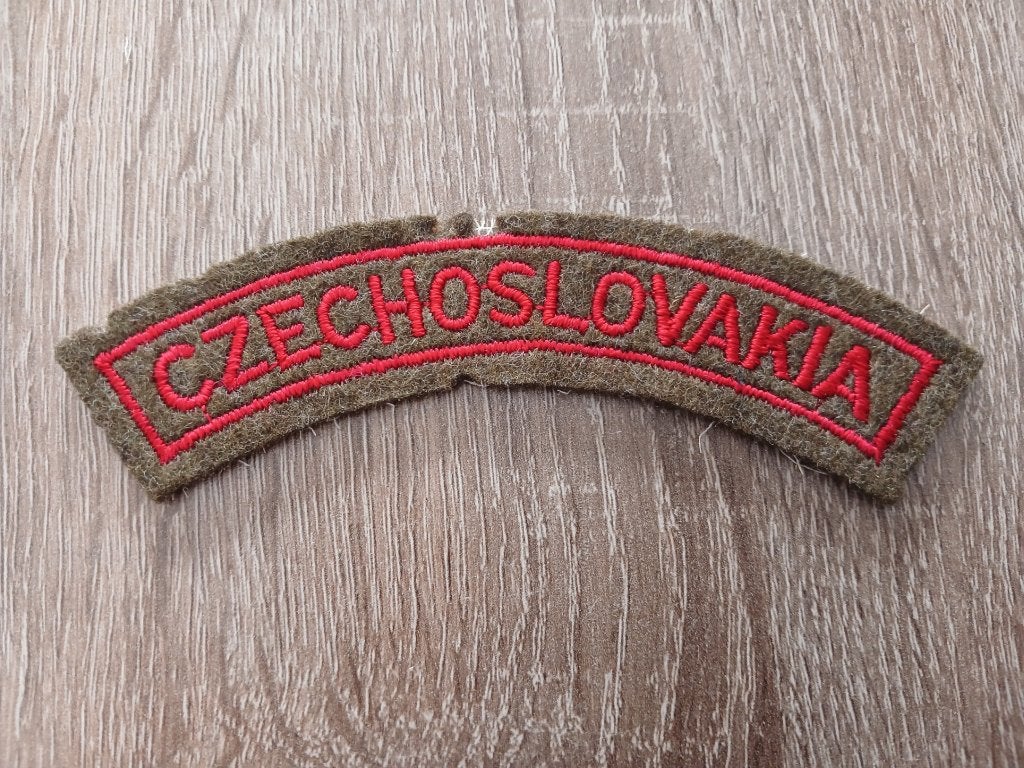 Czechoslovakia shoulder sleeve, Ophalen of Verzenden, Landmacht, Engeland, Embleem of Badge