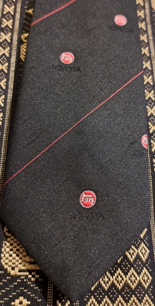Toyota auto stropdas oud logo 1949, Ophalen of Verzenden, Nieuw, Gebruiksvoorwerp