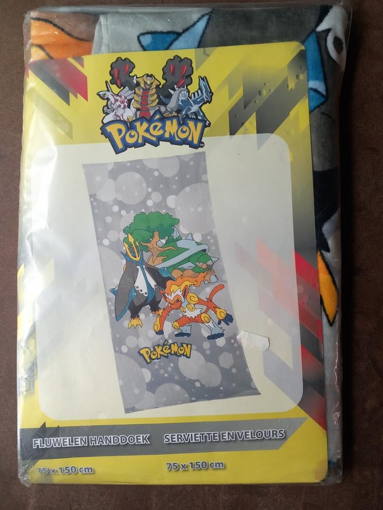 Nieuwe Pokémon Fluweel Handdoek 75x150 cm, Info@pokemon.com, Jongen of Meisje, Nieuw, Ophalen of Verzenden