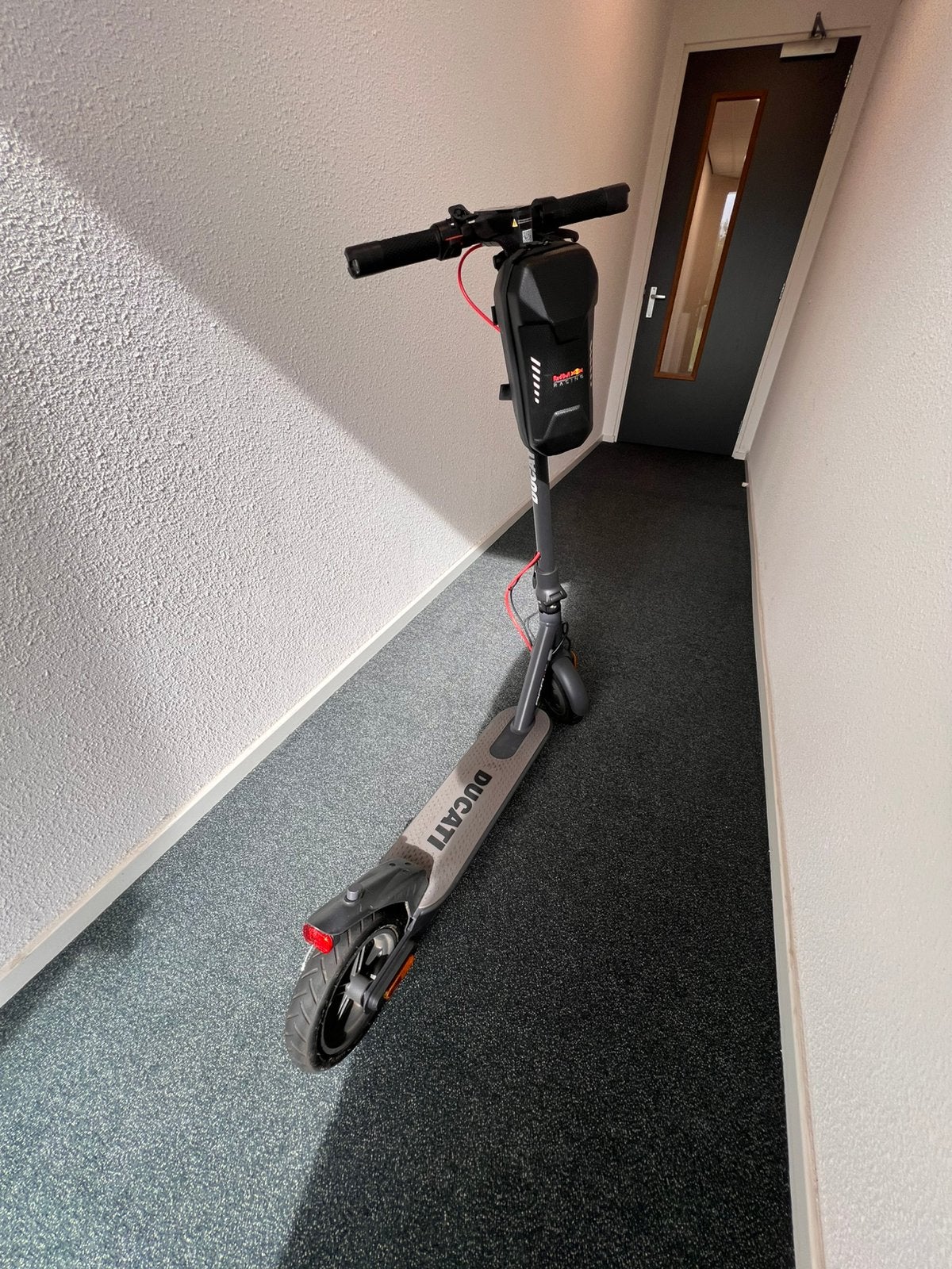 Ducati elektrische step met tasje, Ophalen, Gebruikt, Elektrische step (E-scooter)