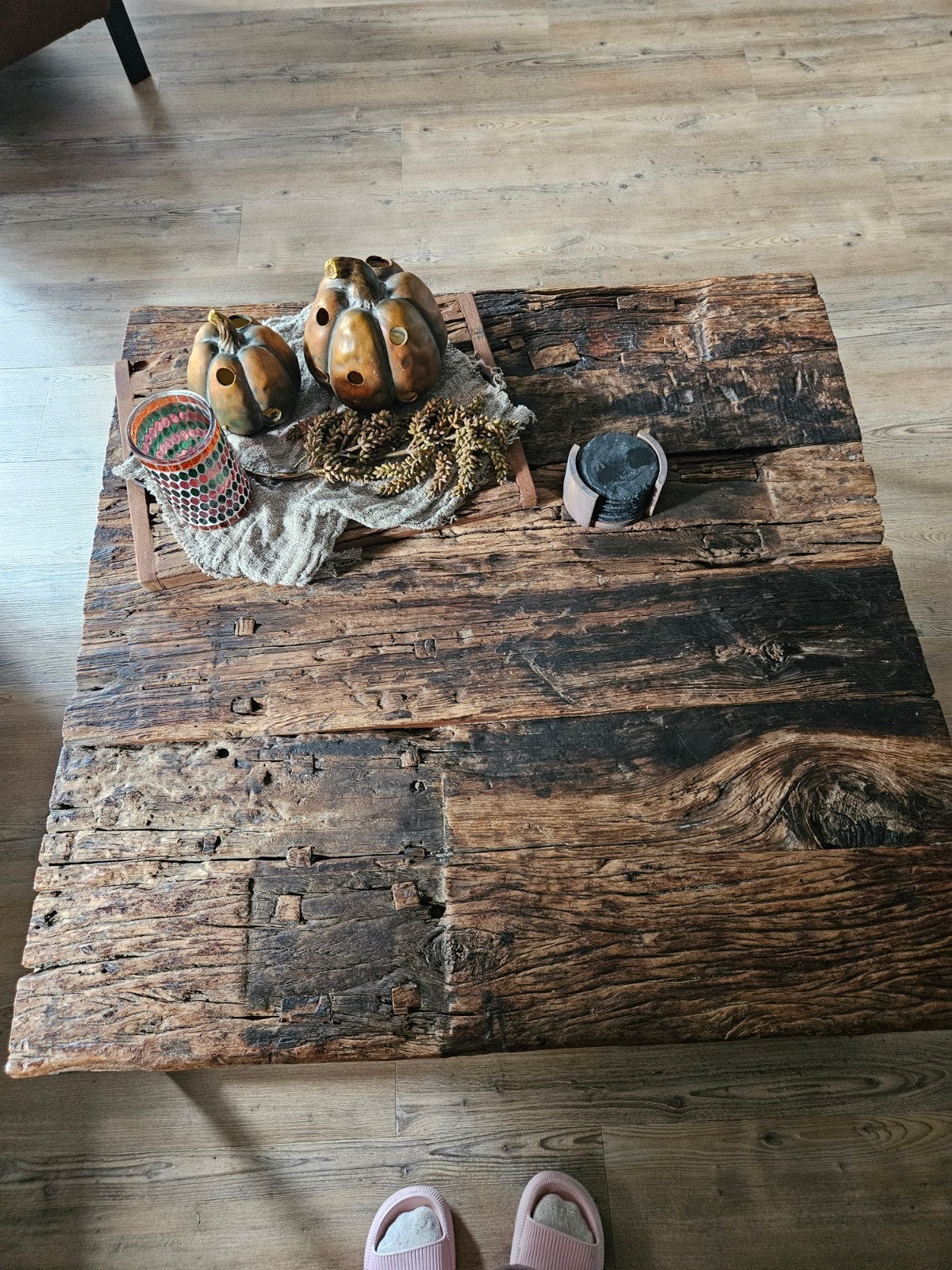 Robuuste Salontafel van Oud Hout en Metaal, Gebruikt, 50 tot 100 cm, Vierkant, 5 – 50