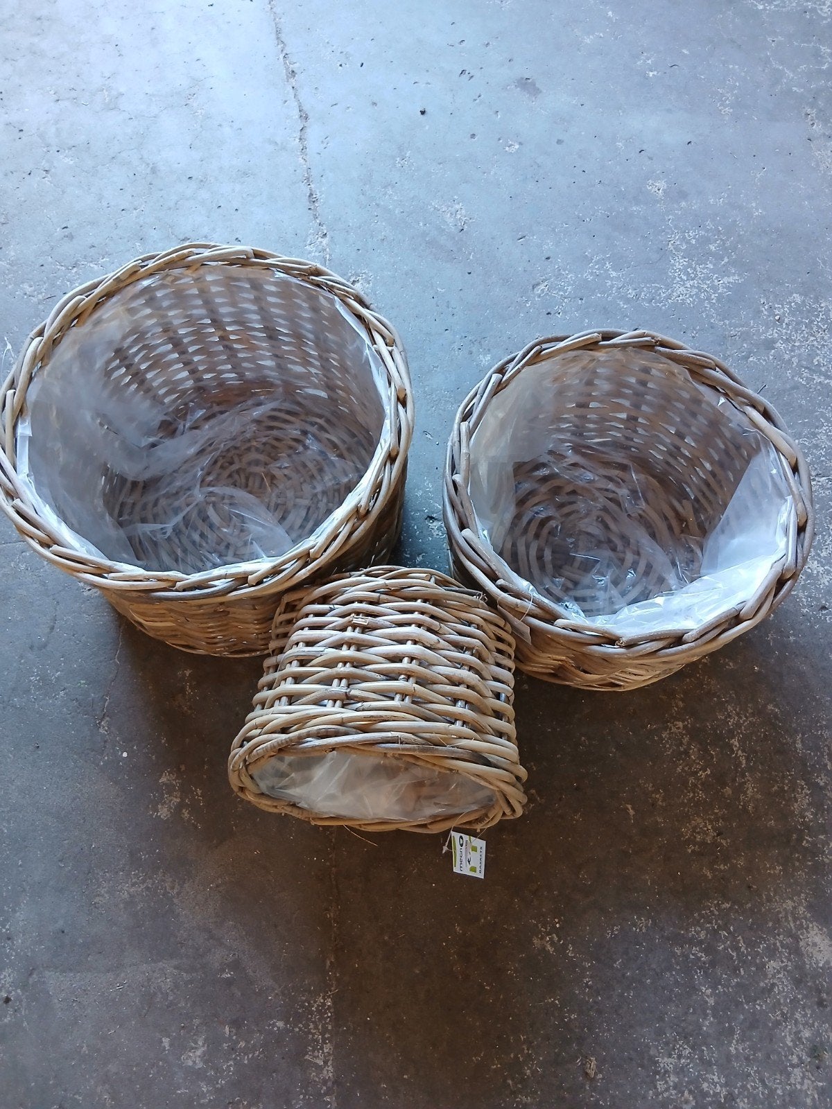 Set van 3 rieten bloempotten met plastic binnenvoering, Overige materialen, Onbekend@voorbeeld.com, Ophalen of Verzenden, Onbekend