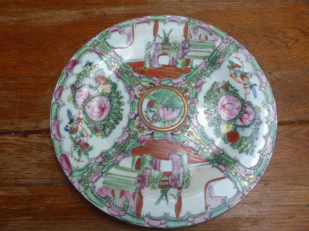 Chinees bord Famille Rose, 25 cm., Antiek en Kunst, Ophalen of Verzenden