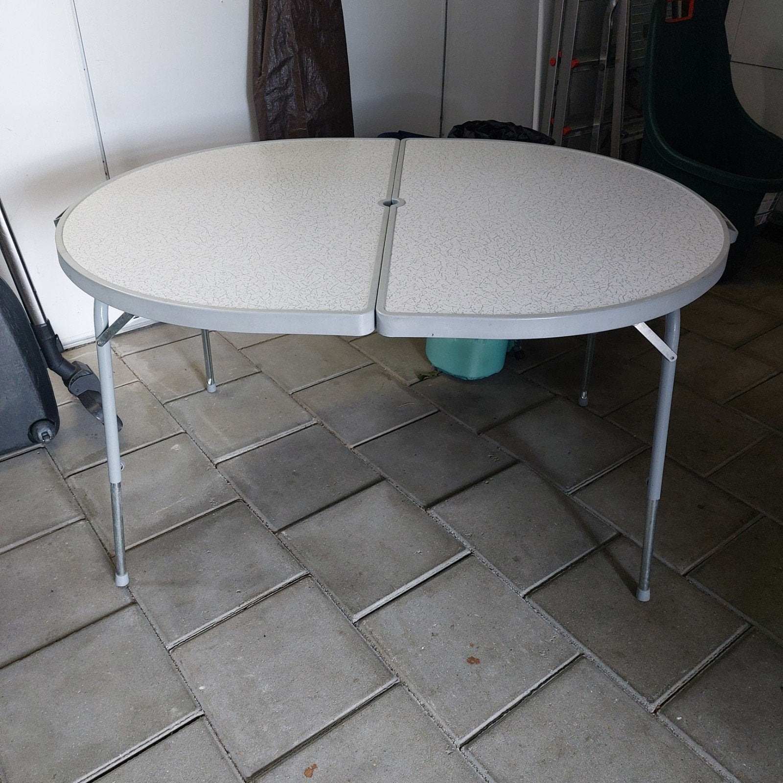 Crespo ovale tafel 120x90 cm, Ophalen, Gebruikt, Campingtafel