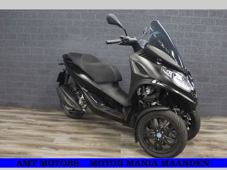 PIAGGIO MP3 300 HPE LT (bj 2024) 2,577 km  Nieuwstaat!!, Motoren, Motoren | Piaggio, Scooter, Onbekend, Onbekend, Minimaal motorrijbewijs A2