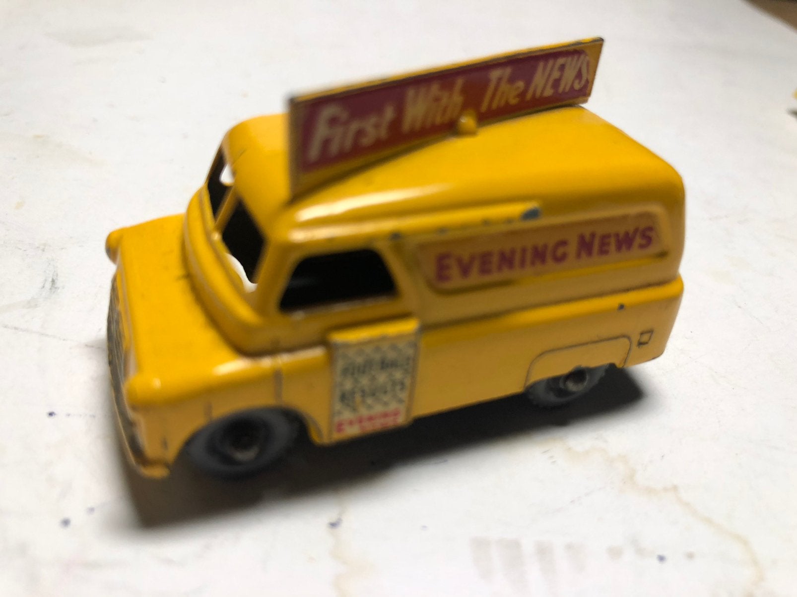 Matchbox Lesney 42 Bedford Evening News, Ophalen of Verzenden, Zo goed als nieuw, Auto, Lesney