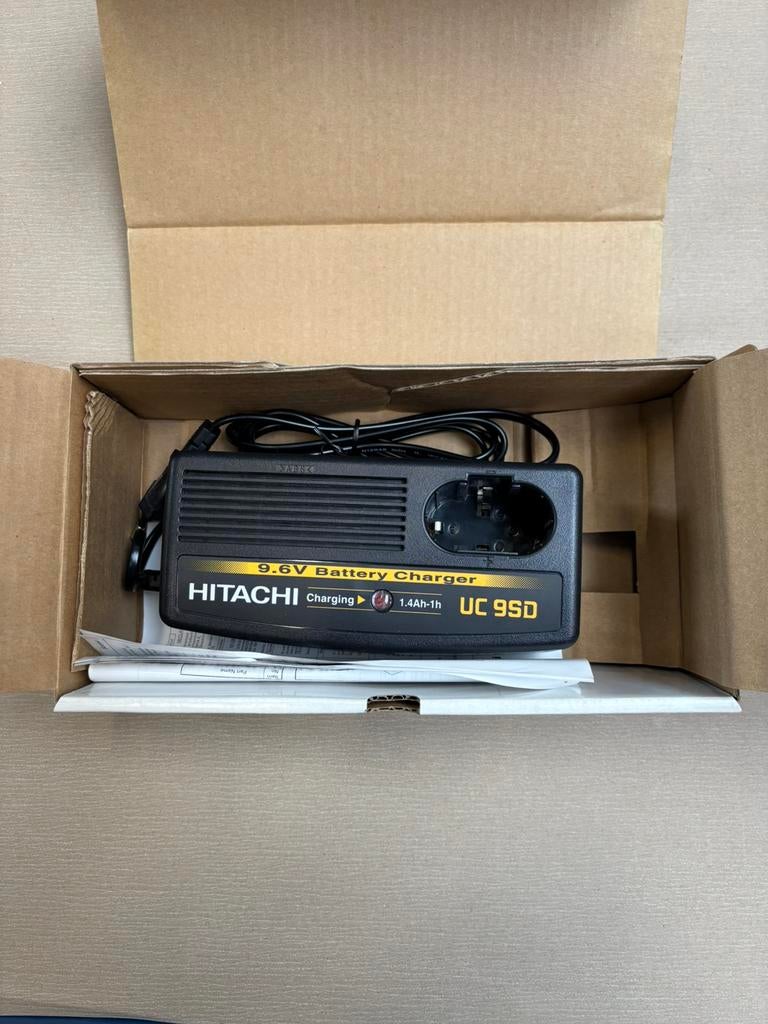 Hitachi acculader UC9SD, Ophalen, -, Hitachi, -