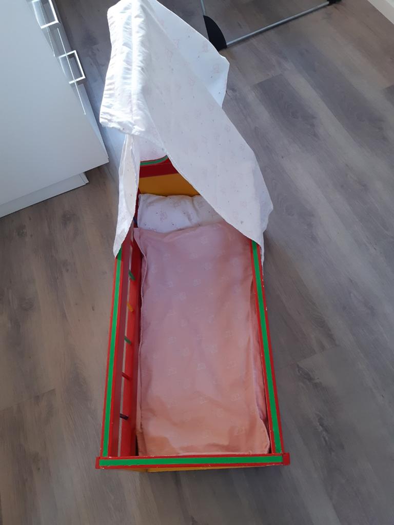 Vintage houten poppenwiegje met beschildering, Ophalen, Gebruikt, Overige typen