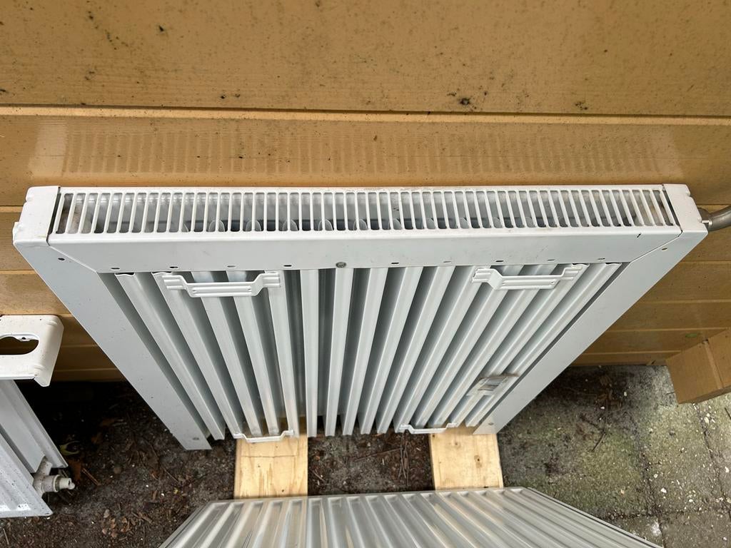 Radiator, Thermrad, Compact-4 plus , type 22, Ophalen, 30 tot 80 cm, Gebruikt, Radiator