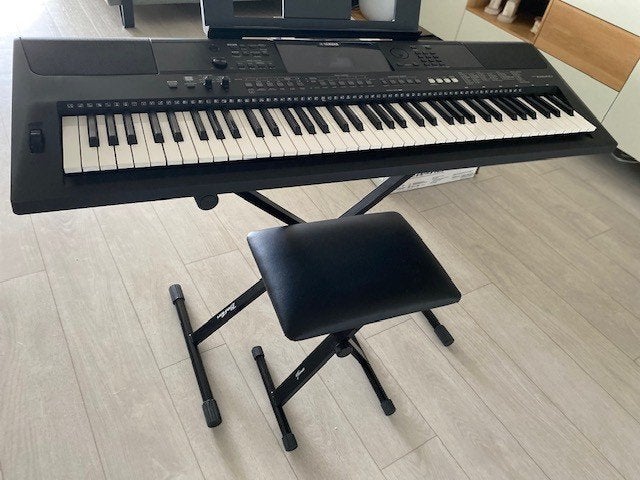 Yamaha keyboard, Ophalen, 61 toetsen, Midi-aansluiting, Yamaha