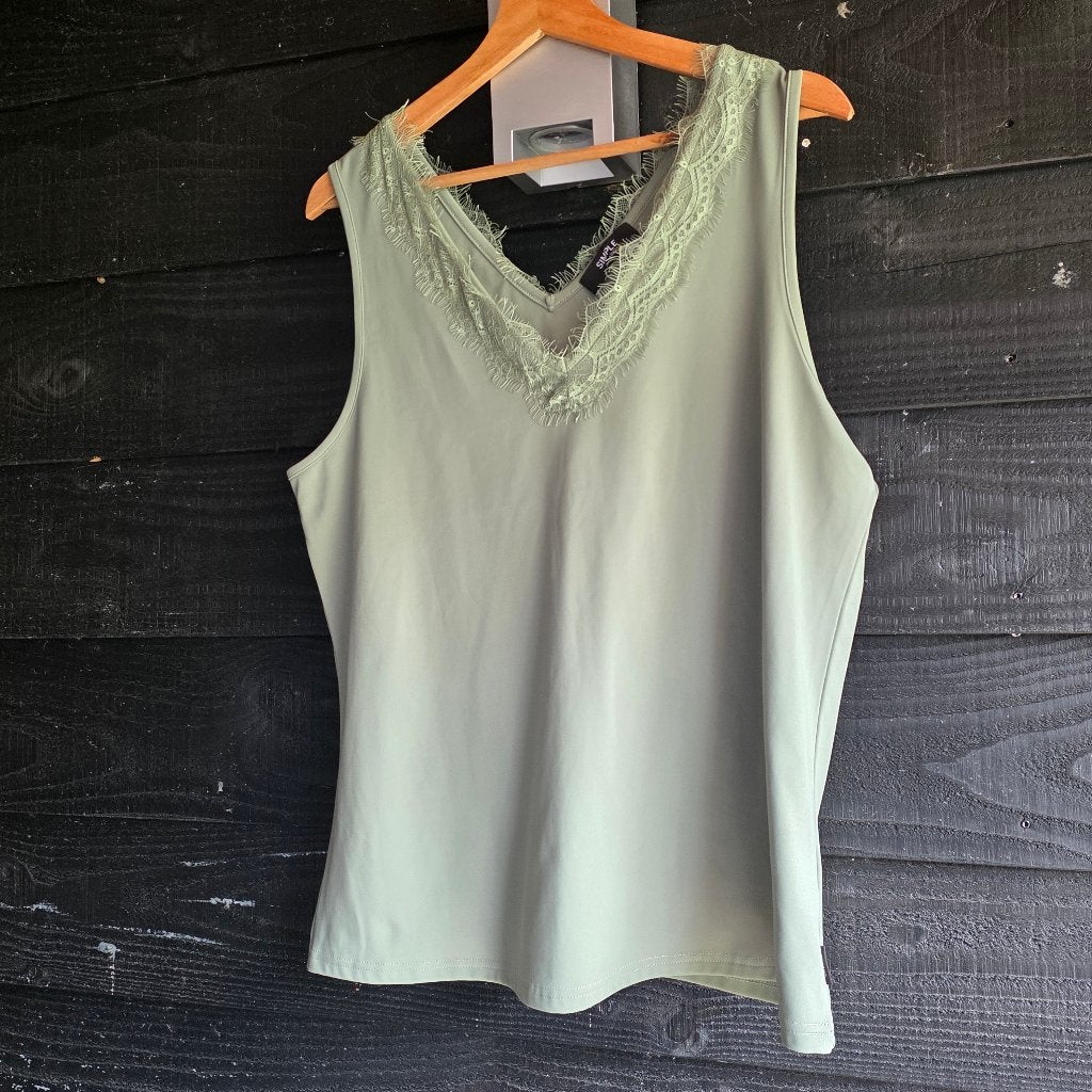 Mouwloze top met kanten V-hals - Simple, Simple, Maat 42/44 (L), Ophalen of Verzenden, Zo goed als nieuw