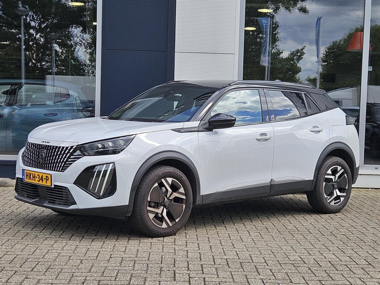 Peugeot 2008 1.2 GT 130 PK AUTOMAAT | Camera | Climate Contr, Auto's, Automaat, Gebruikt, 1199 cc, Bedrijf