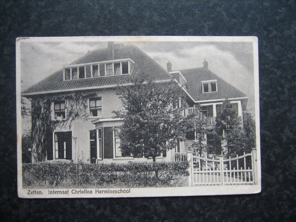 ZETTEN  Internaat Christine Hermineschool A, Verzamelen, Ophalen of Verzenden, 1940 tot 1960, Gelderland