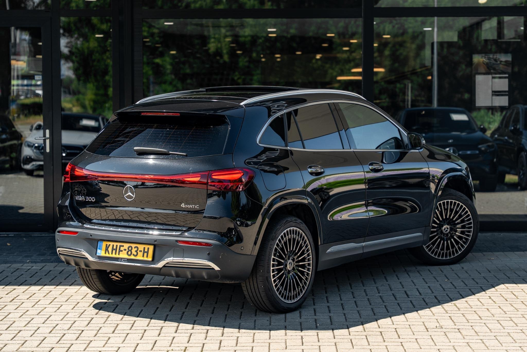 Mercedes-Benz EQA 300 4MATIC AMG Line 67 kWh | Premium pakke, Automaat, 228 pk, Zwart, Zwart
