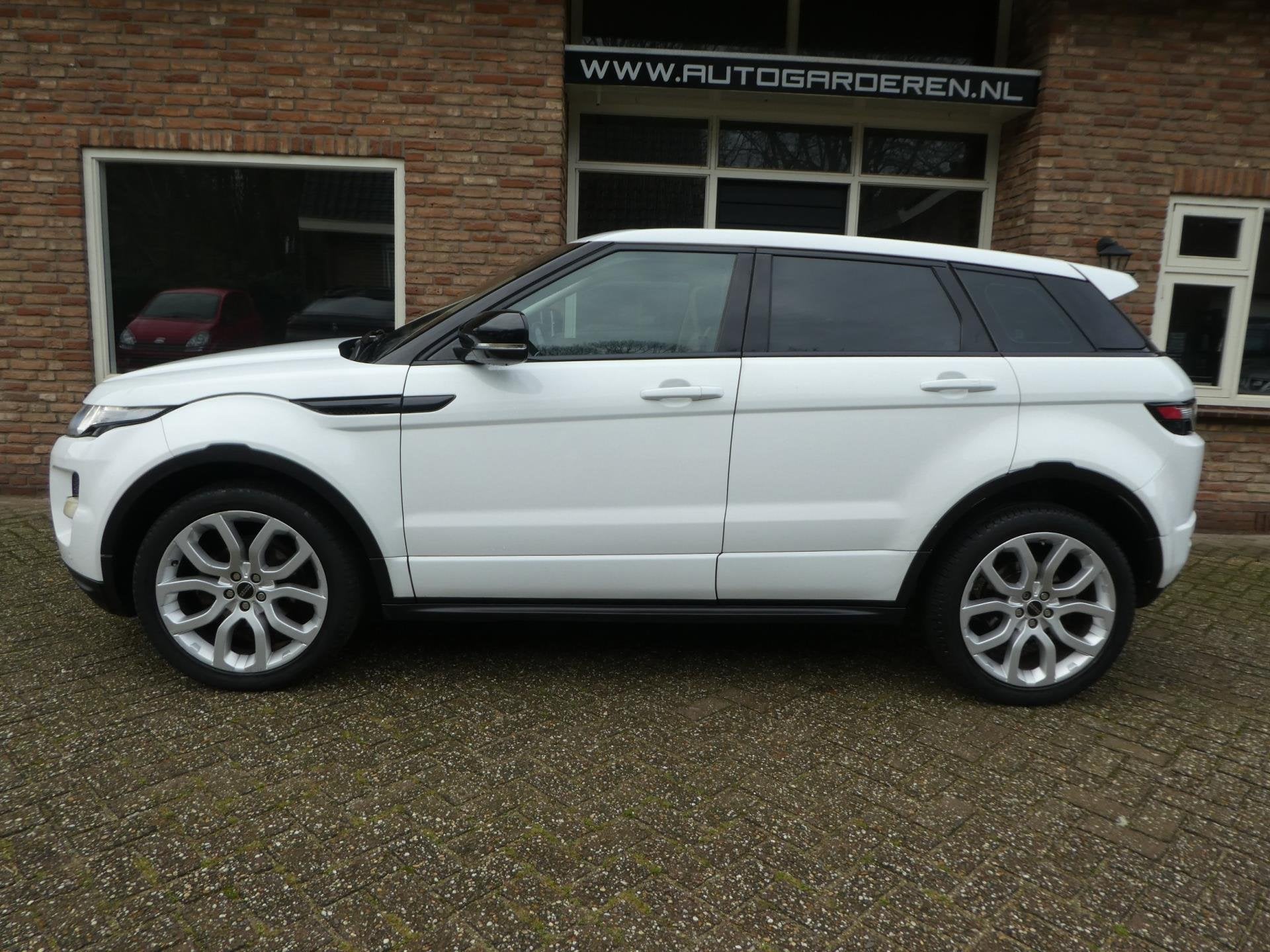 Land Rover Range Rover Evoque 2.2 TD4 4WD Prestige Automaat, Auto's, Automaat, Euro 5, 15 km/l, Zwart