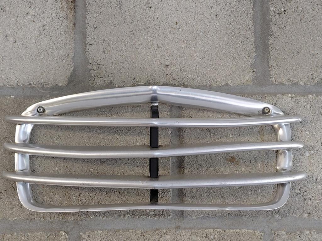 Vintage Auto grill 2cv?, Gebruikt, Voor, Ophalen of Verzenden, Bumper