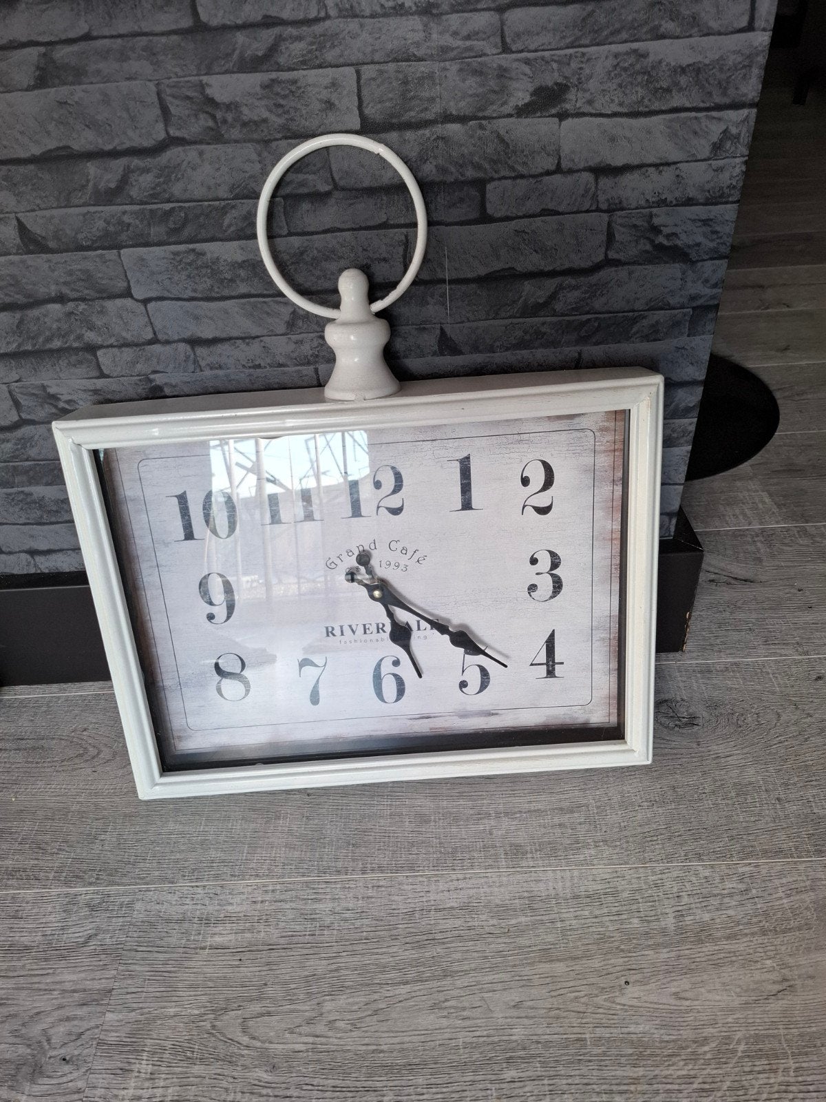 RIVERDALE KLOK, Ophalen of Verzenden, Wandklok