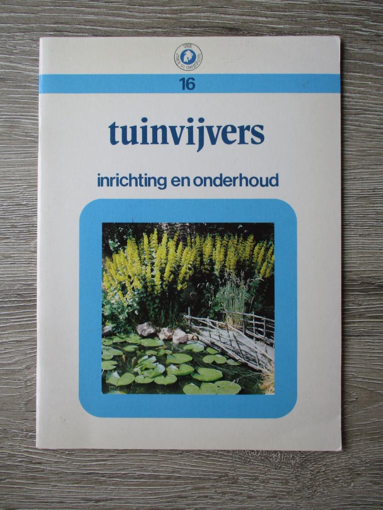 Tuinvijvers inrichting en onderhoud, Boeken, Ophalen of Verzenden, Gelezen, Honden