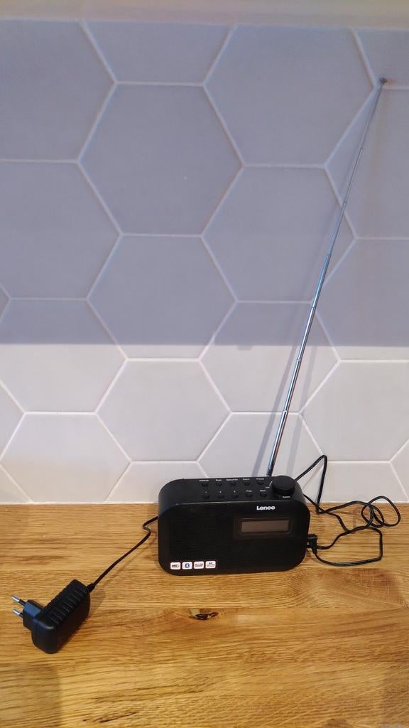 Lenco DAB+/FM (Nood)Radio met Bluetooth en netadapter, Audio, Tv en Foto, Radio's, Ophalen of Verzenden, Zo goed als nieuw, Radio