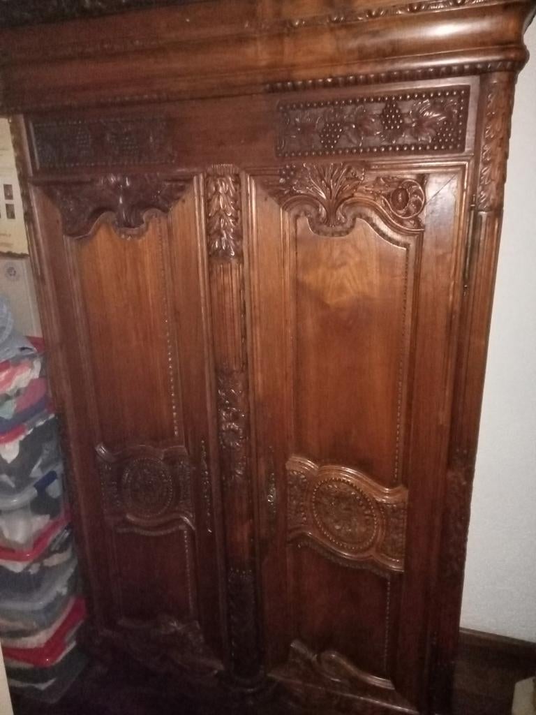 Antieke Eikenhouten Kast met Rijkelijk Snijwerk, Ophalen