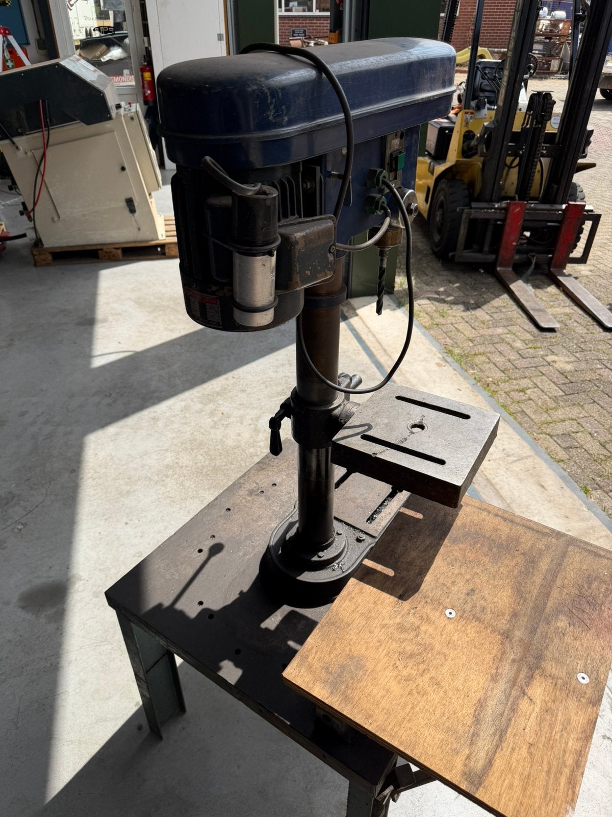 Boorstandaard Ferm op stalen tafel., Ophalen, Zo goed als nieuw, Kolomboormachine