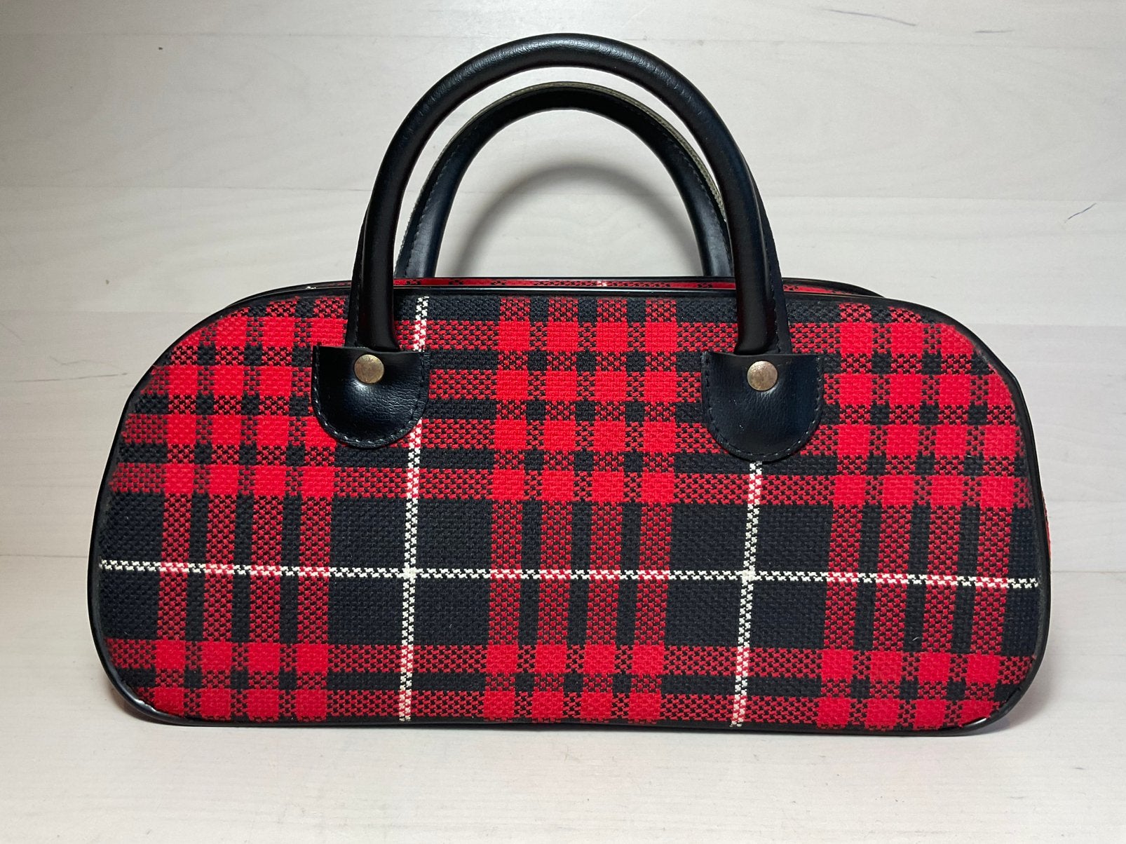 Een super gaaf handtasje rode ruit afmetingen 34x11x16 cm, 30 cm of meer, Minder dan 35 cm, Ophalen of Verzenden, Zo goed als nieuw