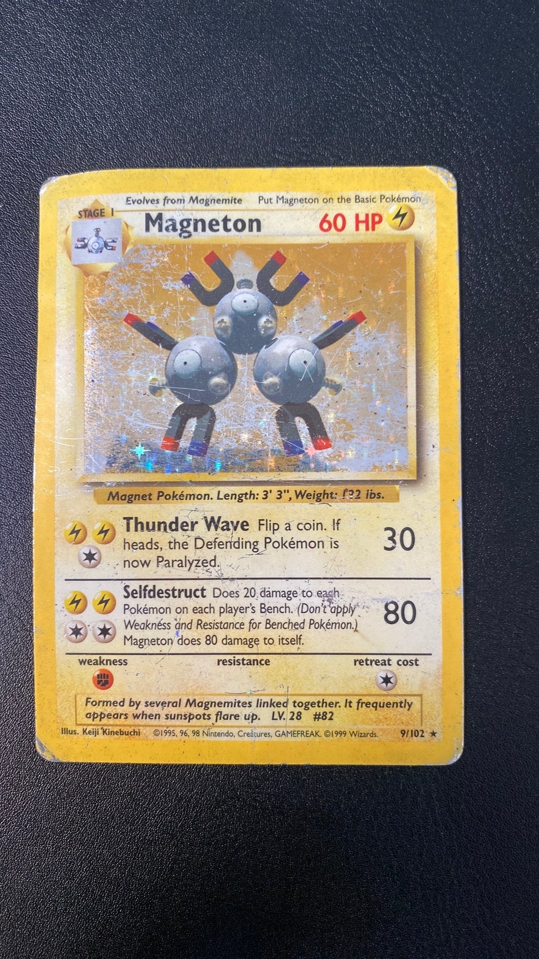 Pokemon magneton holo base 9/102, Hobby en Vrije tijd, Verzamelkaartspellen | Pokémon, Ophalen of Verzenden, Gebruikt, Losse kaart