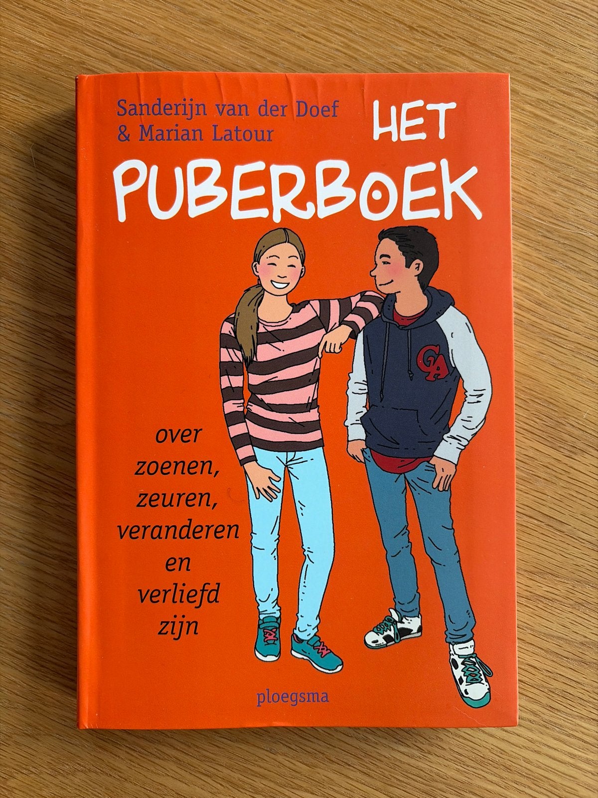 Het Puberboek: Over zoenen, zeuren, veranderen en verliefd z, Boeken, Ophalen of Verzenden, Zo goed als nieuw, Non-fictie