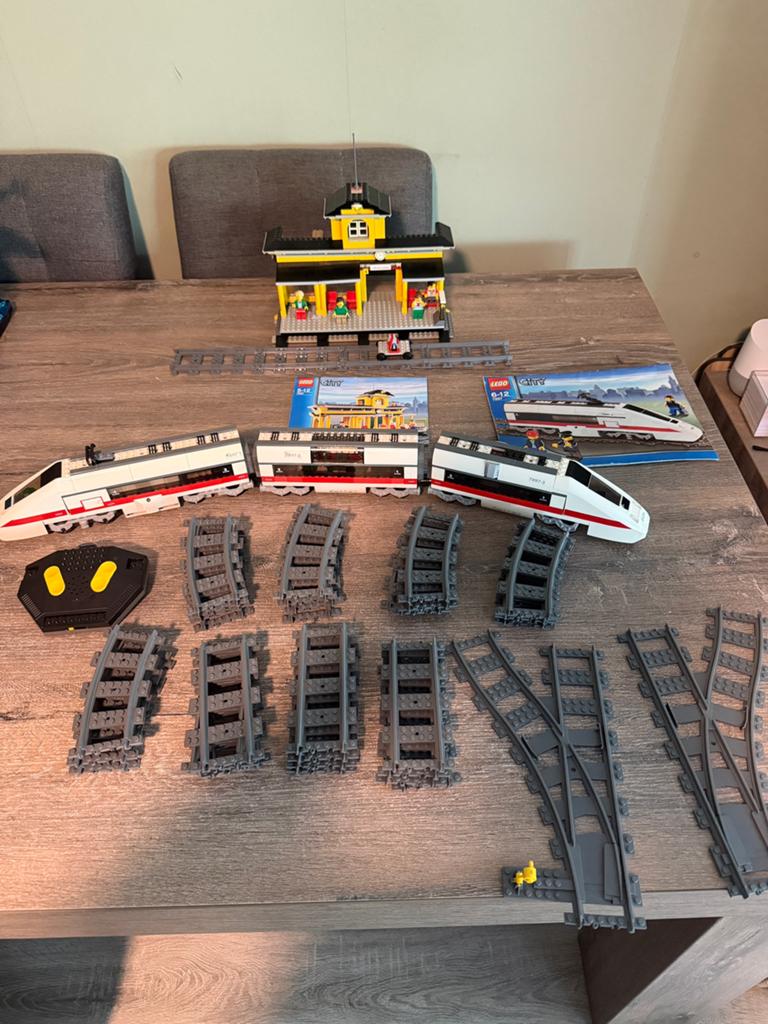 lego trein 7897 en station 7997.met bouwboekjes, Ophalen of Verzenden, Zo goed als nieuw