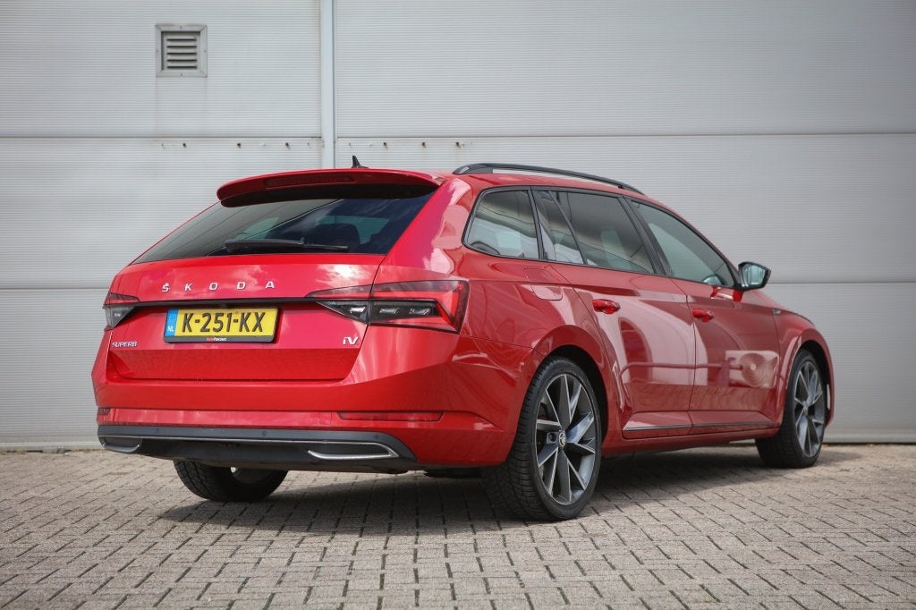 Skoda Superb Combi 1.4 TSI iV Sp. Bns (bj 2021), Auto's, Skoda, Gebruikt, Euro 6, 4 cilinders, 157 pk
