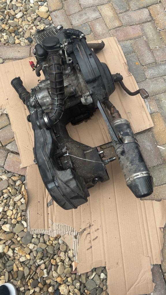 Malossi 80cc 4t Piaggio blok met Fenom uitlaat, Fietsen en Brommers, Brommeronderdelen | Scooters, Ophalen of Verzenden, Gebruikt