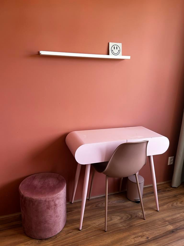 Woood sidetable Flo oud roze met roze stoel (licht beschadig, Ophalen, Gebruikt, 50 tot 100 cm, Overige houtsoorten