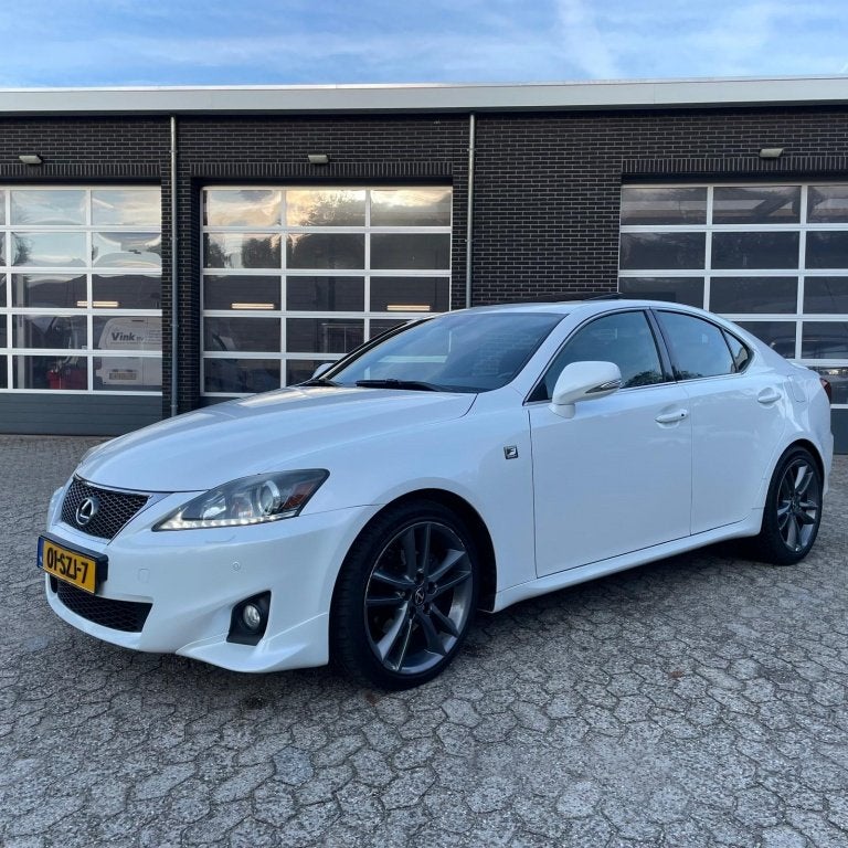 LEXUS IS 250 208 pk Aut F Sport Line Origineel Nederlands NA, Auto's, Gebruikt, Zwart, 1505 kg, Leder en Stof