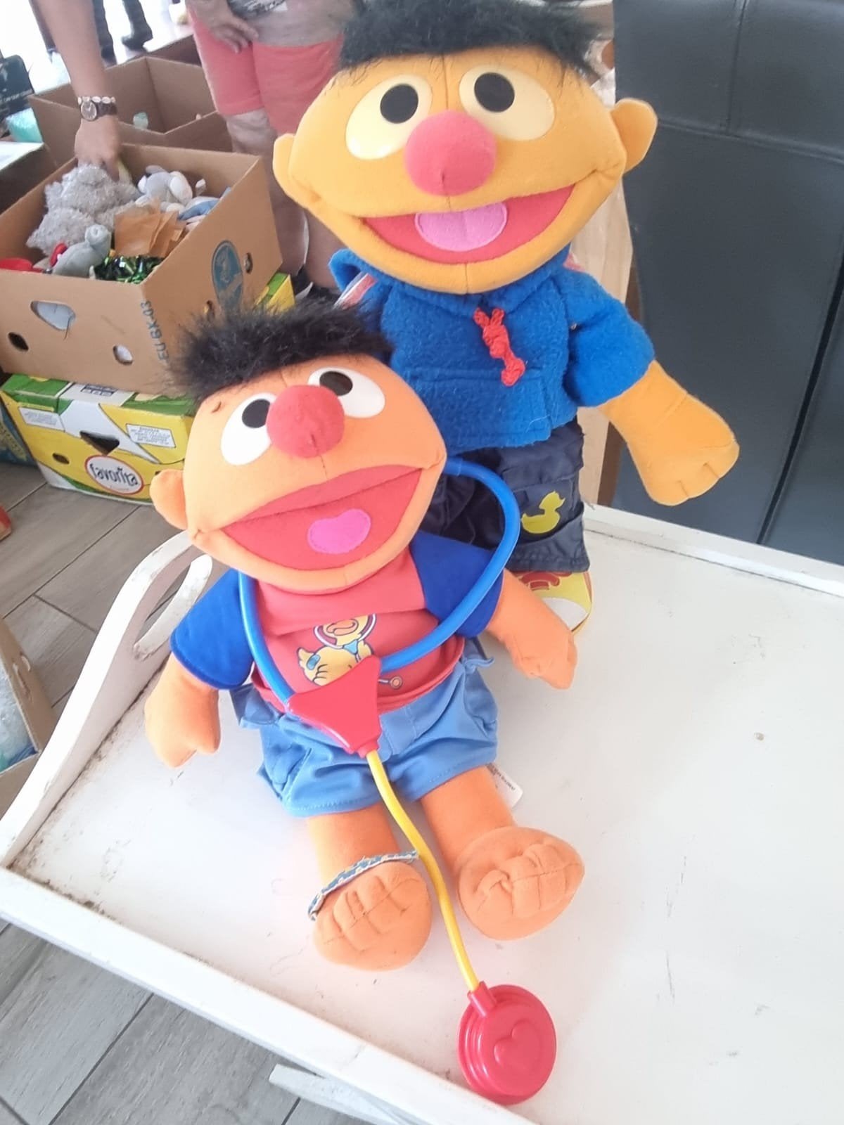 Pratende Ernie knuffels - Sesamstraat, Oranje, Met kleding of accessoire, Gebruikt, Overige merken