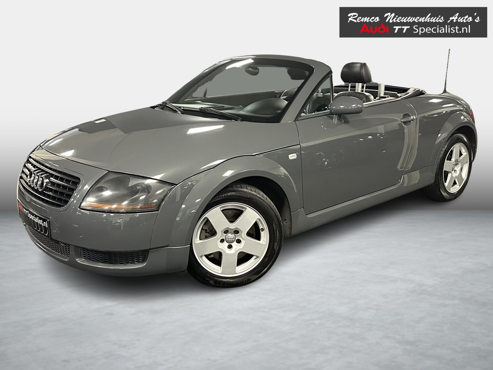 Audi TT Roadster 1.8 5V Turbo 180PK NL Auto Nimbusgrijs, Voorwielaandrijving, TT, Gebruikt, Zwart