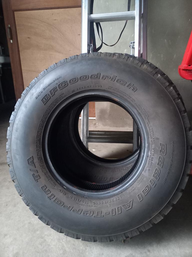 Bfgoodrich 235/85R16 (7.50×16) banden landbouwwagen, Ophalen