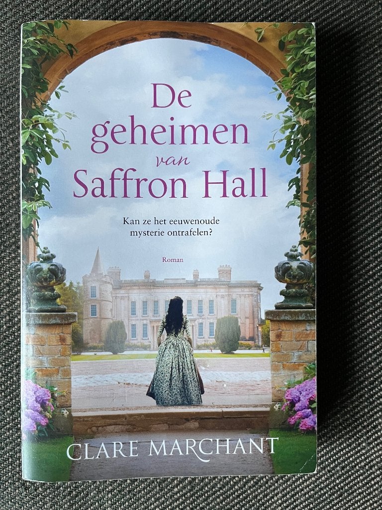 Clare Marchant - De geheimen van Saffron Hall. (2021), Ophalen of Verzenden, Zo goed als nieuw, Clare Marchant