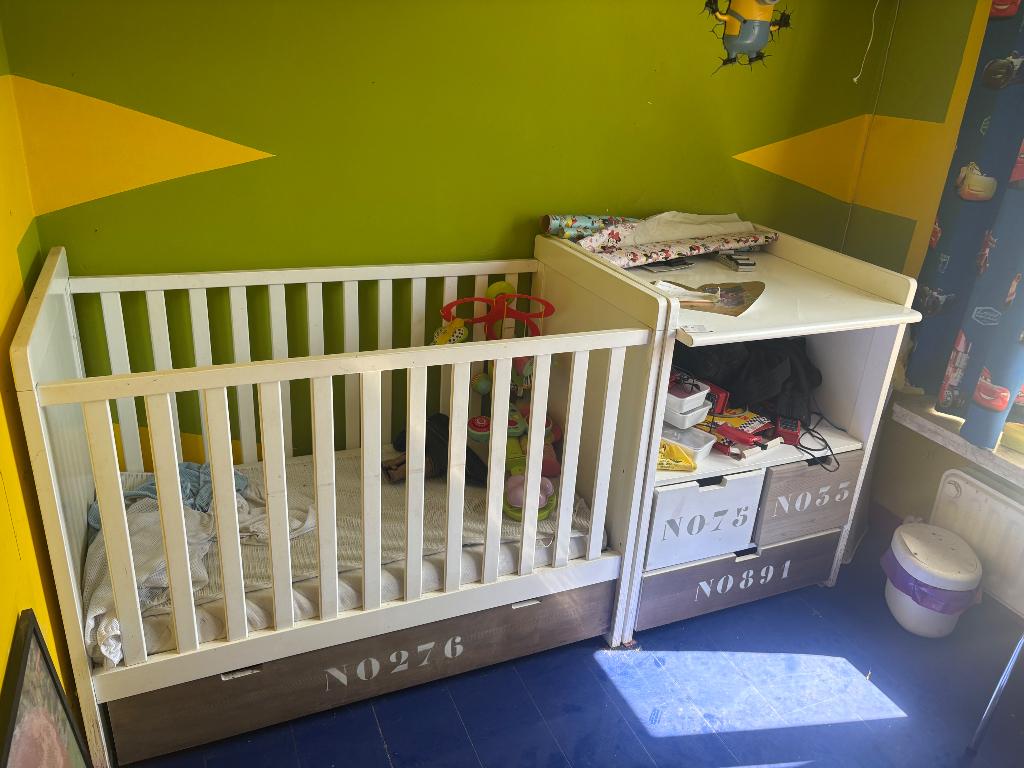 Mooie kinder bed en commode, Kinderen en Baby's, Kinderkamer | Commodes en Kasten, Ophalen, Gebruikt, 50 tot 70 cm, 105 cm of meer