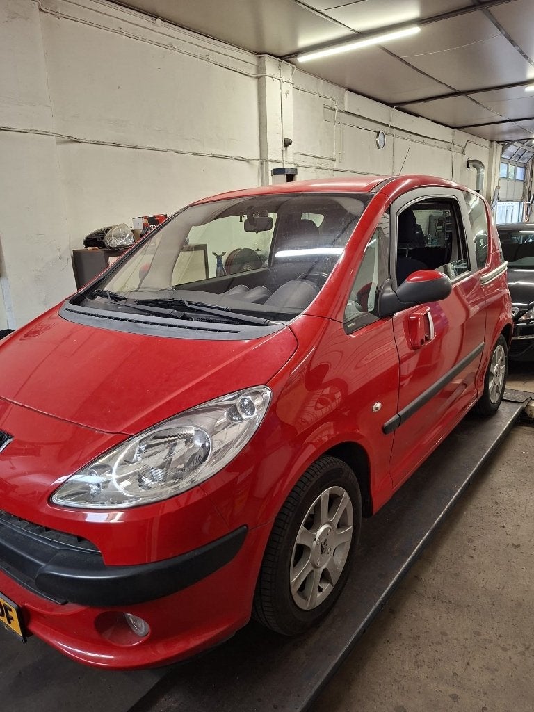Peugeot 1007 1.4 2006 Rood, Auto's, Peugeot, Voorwielaandrijving, 15 km/l, 1360 cc, 4 cilinders