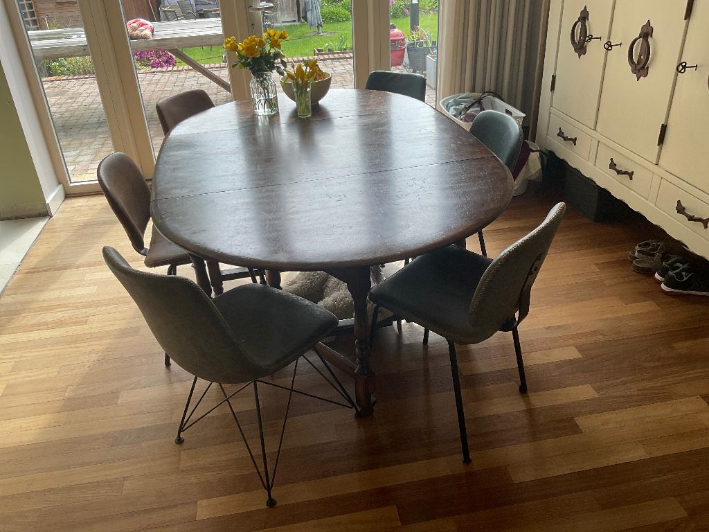 Eetkamer set tafel met zes stoelen, Huis en Inrichting, Complete eetkamers, Gebruikt, Ophalen of Verzenden, 4 tot 6 stoelen, Antiek met een moderne twist