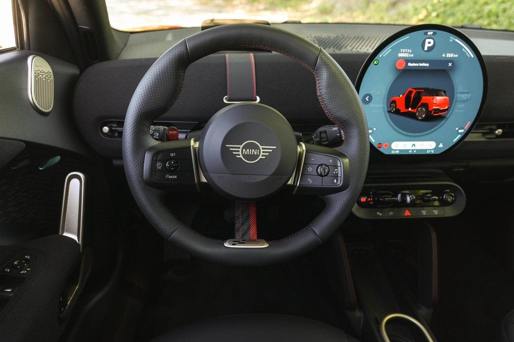 MINI Aceman E / John Cooper Works / Pakket M / 19" JCW Spoke, Zwart, Leder en Stof, 1725 kg, Aceman
