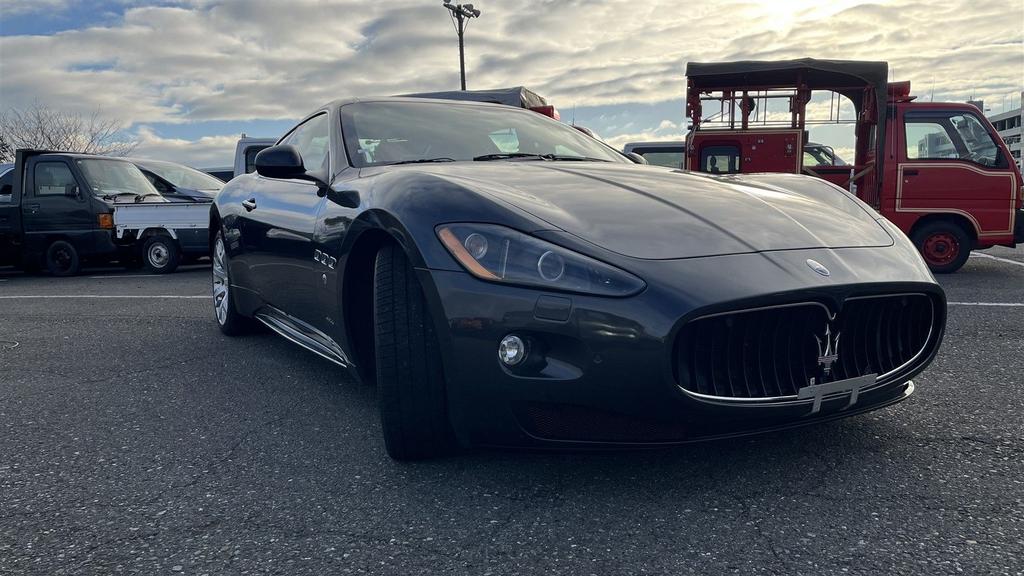 Maserati Granturismo S 4.7L 2010 Zeer mooi (BTW Auto), Auto's, Automaat, Navigatiesysteem, Beige, Bedrijf